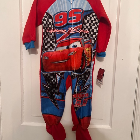 Cars 2 BNWT vintage onesie 2-T - Picture 1 of 3